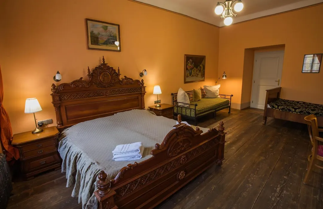 Hotel Edward Kelly-1