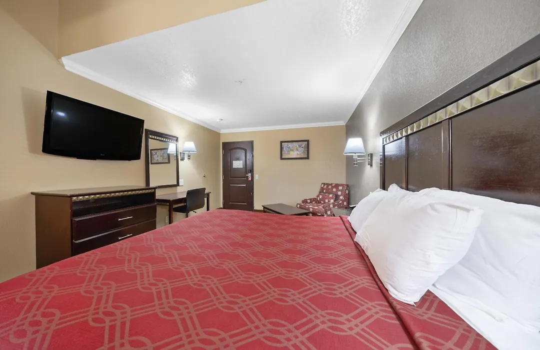 Econo Lodge Inn & Suites Fallbrook Downtown-1