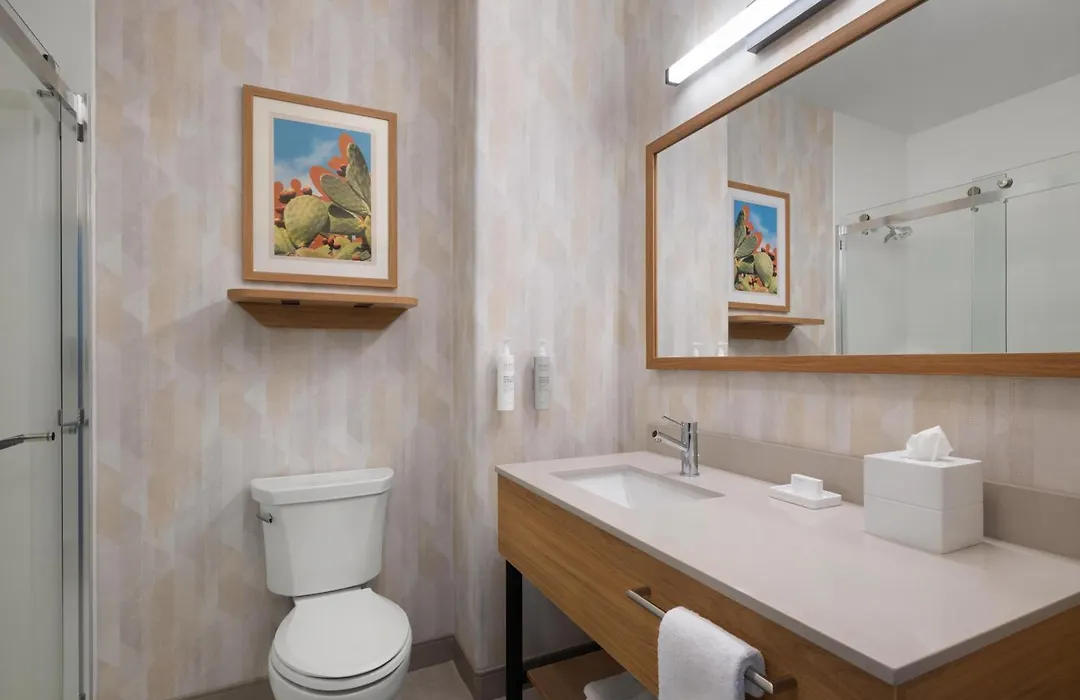Hampton Inn & Suites Ontario-1