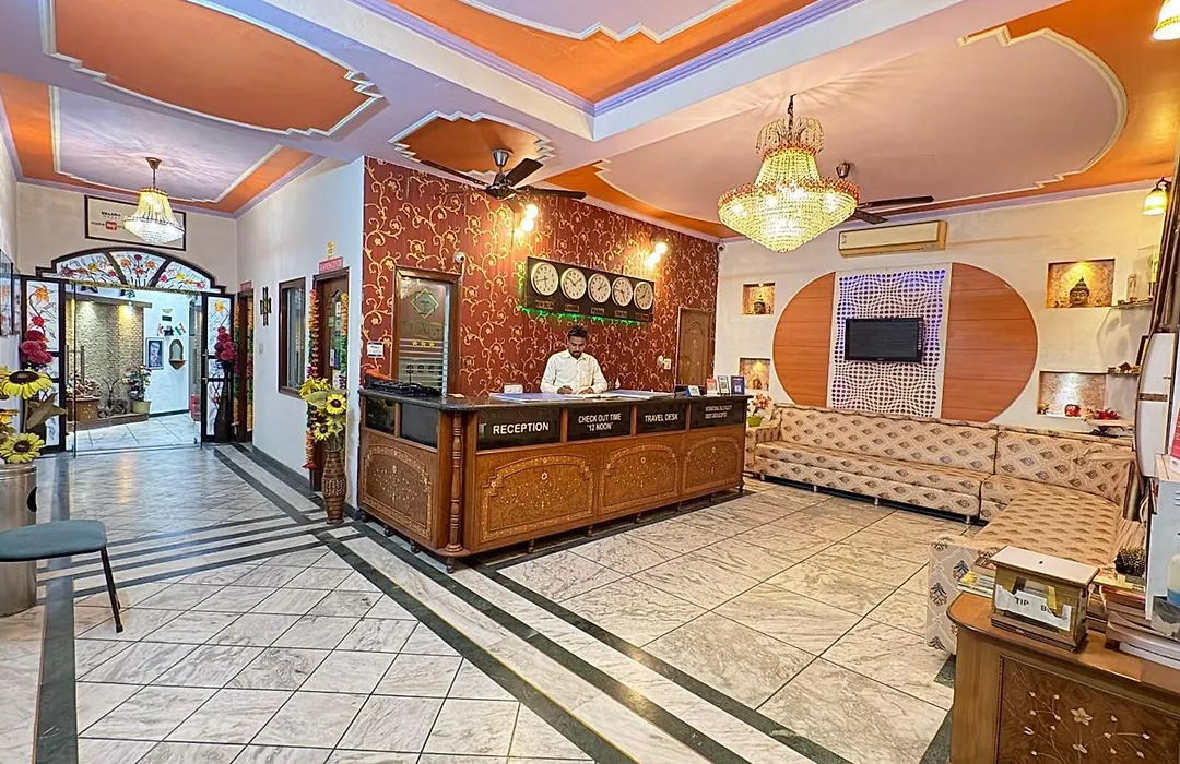 Hotel Taj Plaza, Just A 5-Minute Walk From The Taj Mahal 600 Meters-1