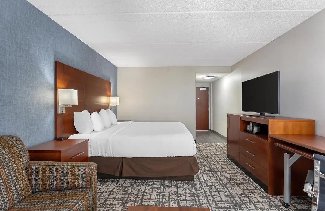 Best Western Plus Fresno Airport Hotel-1