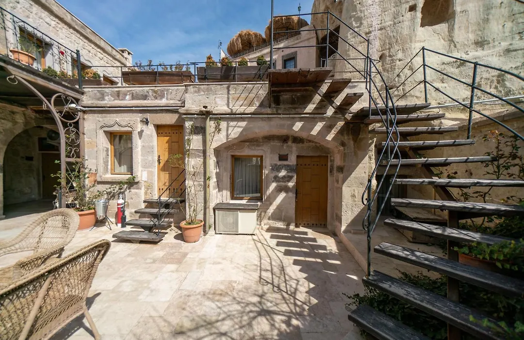 Divan Cave House-1