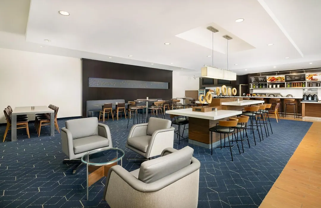 Courtyard By Marriott Montvale-1