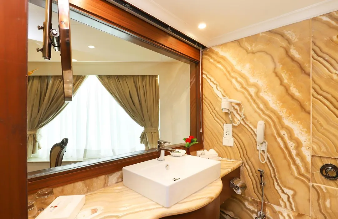 Hotel The Royal Plaza-1