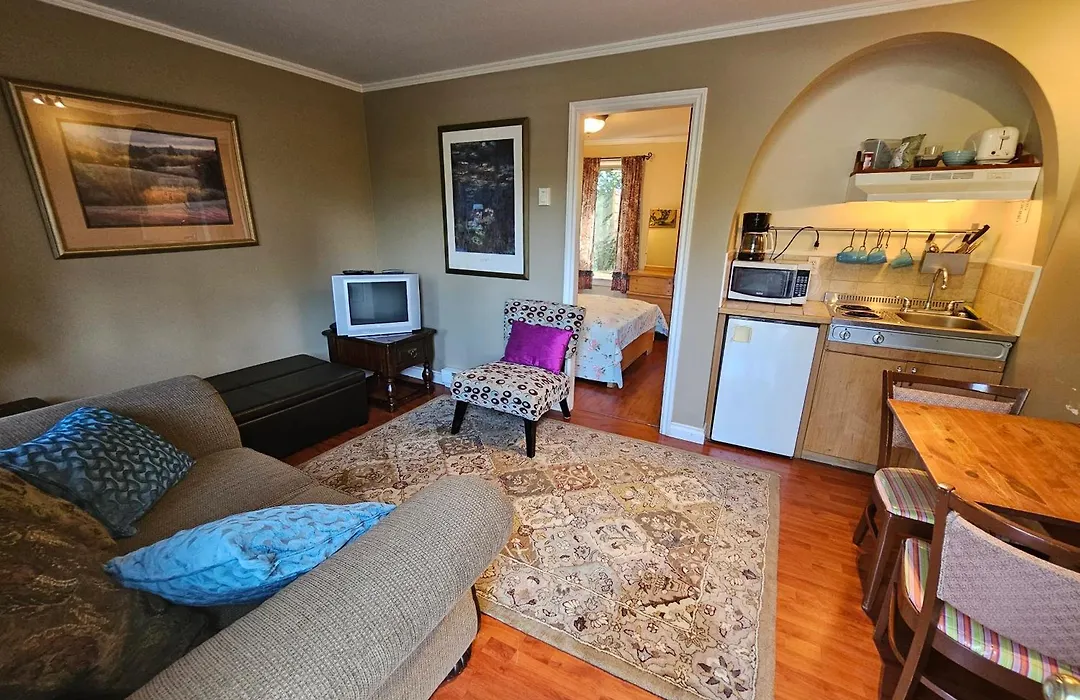 Woodside Inn-1