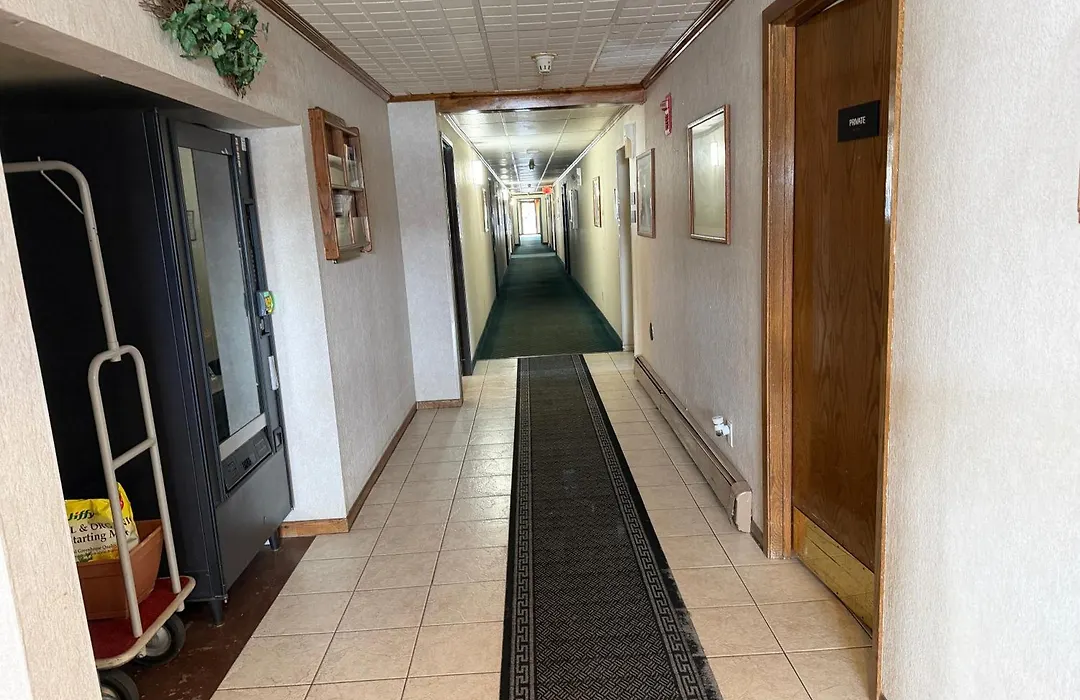 Iron Mountain Inn & Suites Mi Us 2-1