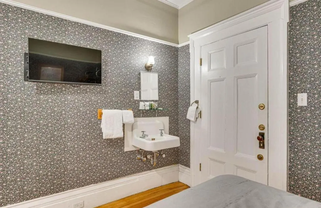 Thayers Inn-1