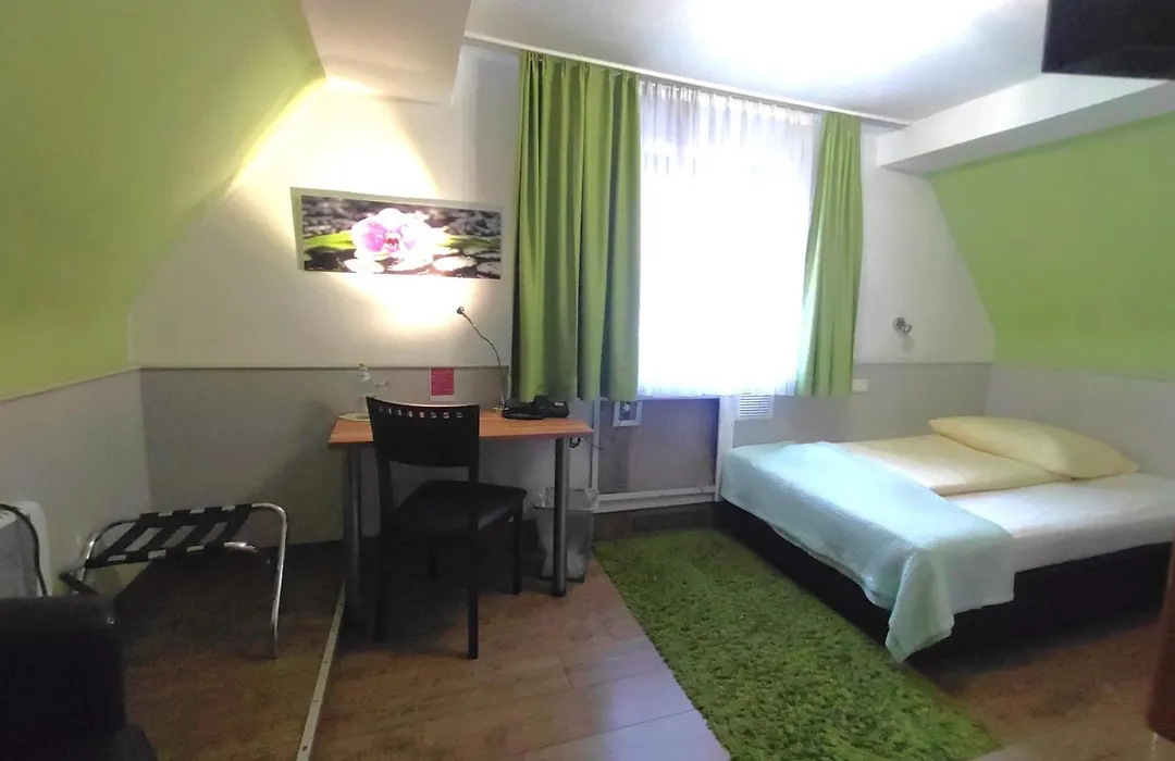 Hotel Smart-Inn-1