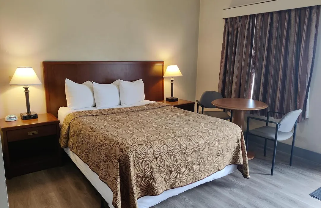 Knights Inn London Ontario-1