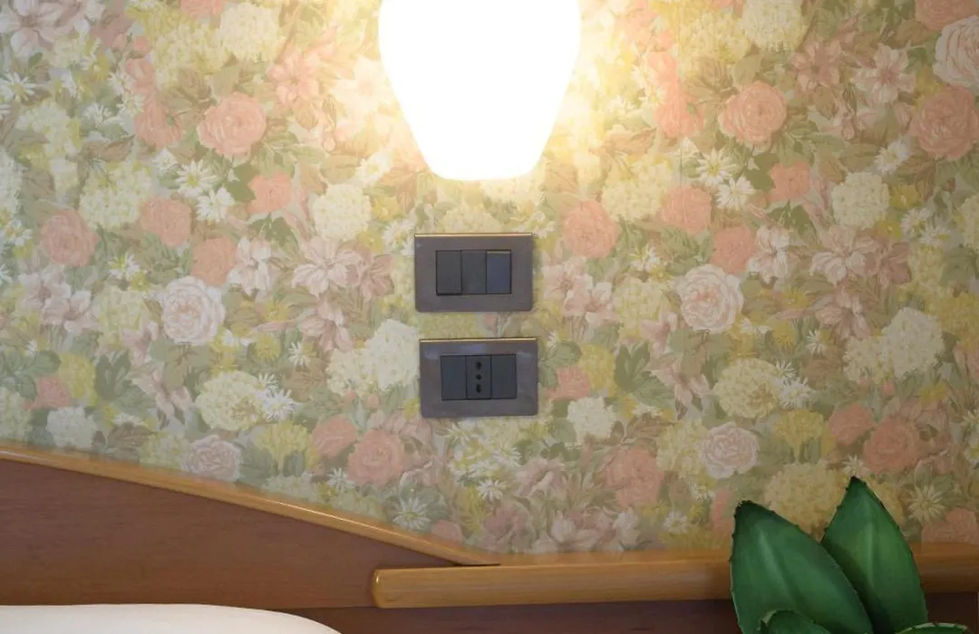 Hotel Button-1