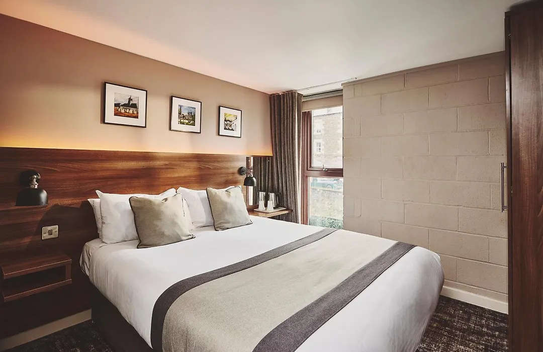 The Ranald Hotel-1