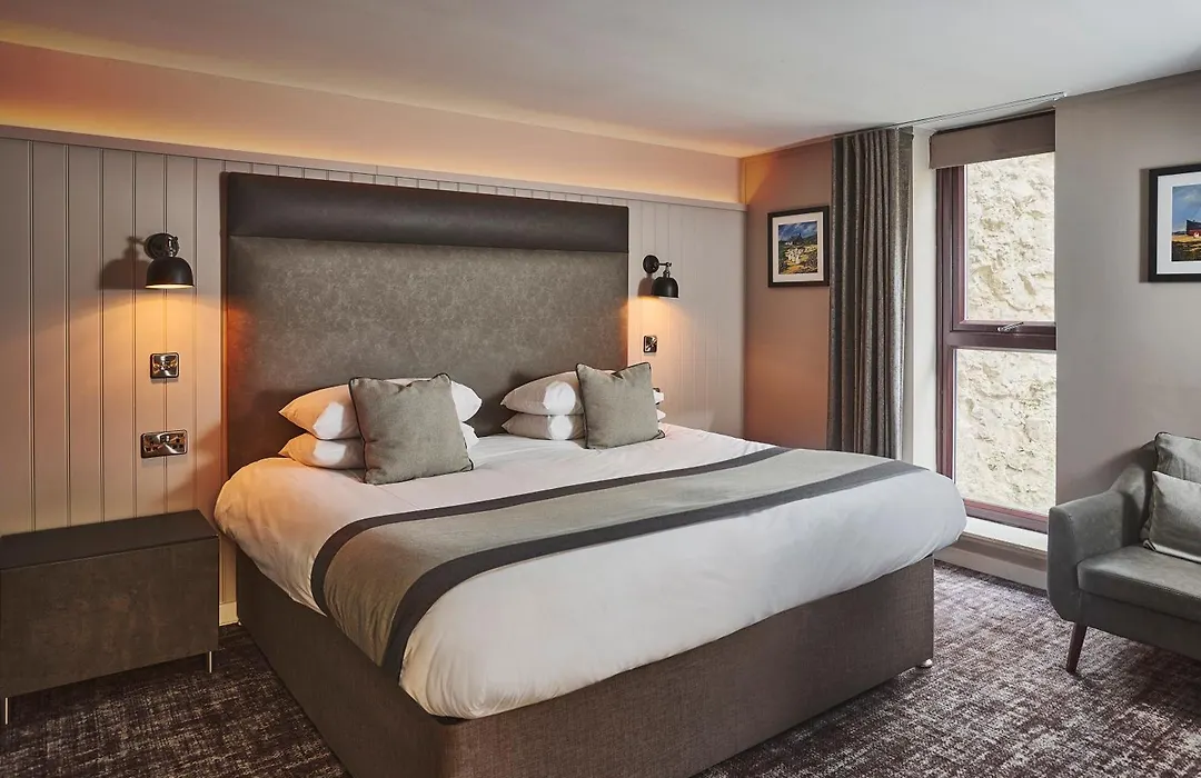 The Ranald Hotel-1