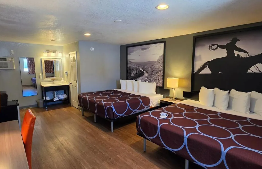 Super 8 By Wyndham Sonora-1