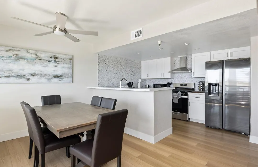 456 Embarcadero Inn & Suites-1