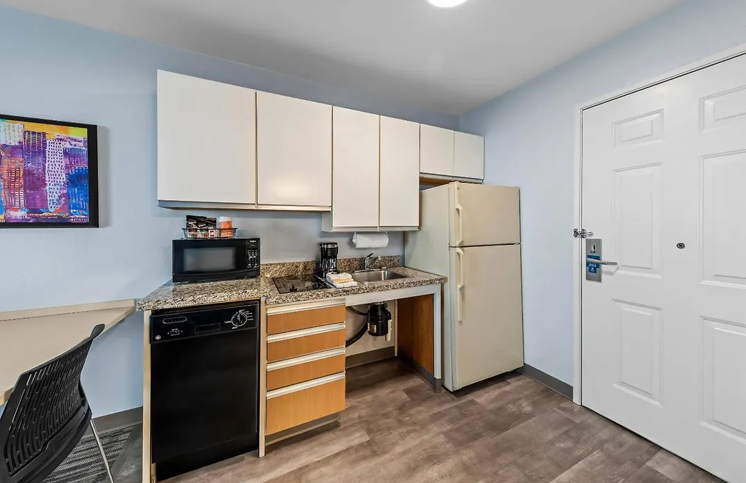 Mainstay Suites Cincinnati Blue Ash-1