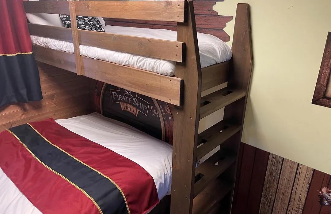 The Gulliver'S Hotel-1