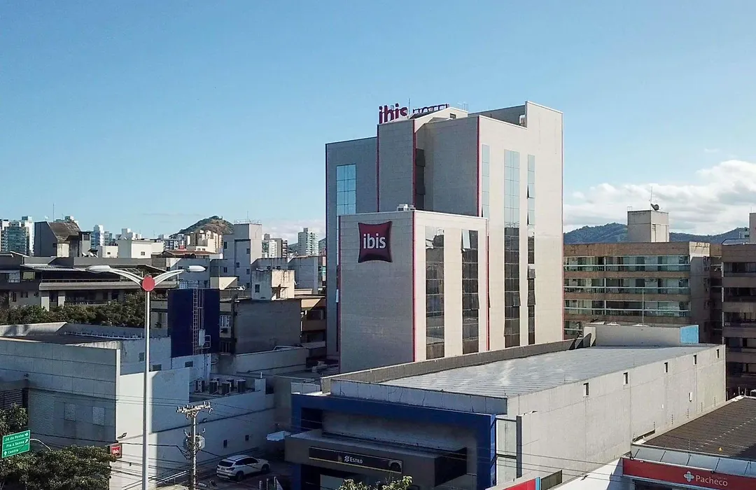 ibis Vitoria Praia de Camburi-1