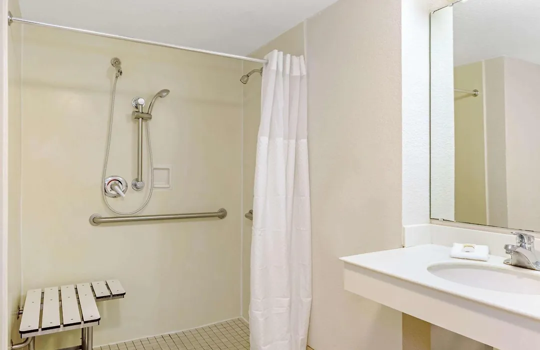 La Quinta Inn By Wyndham Orlando Airport West-1