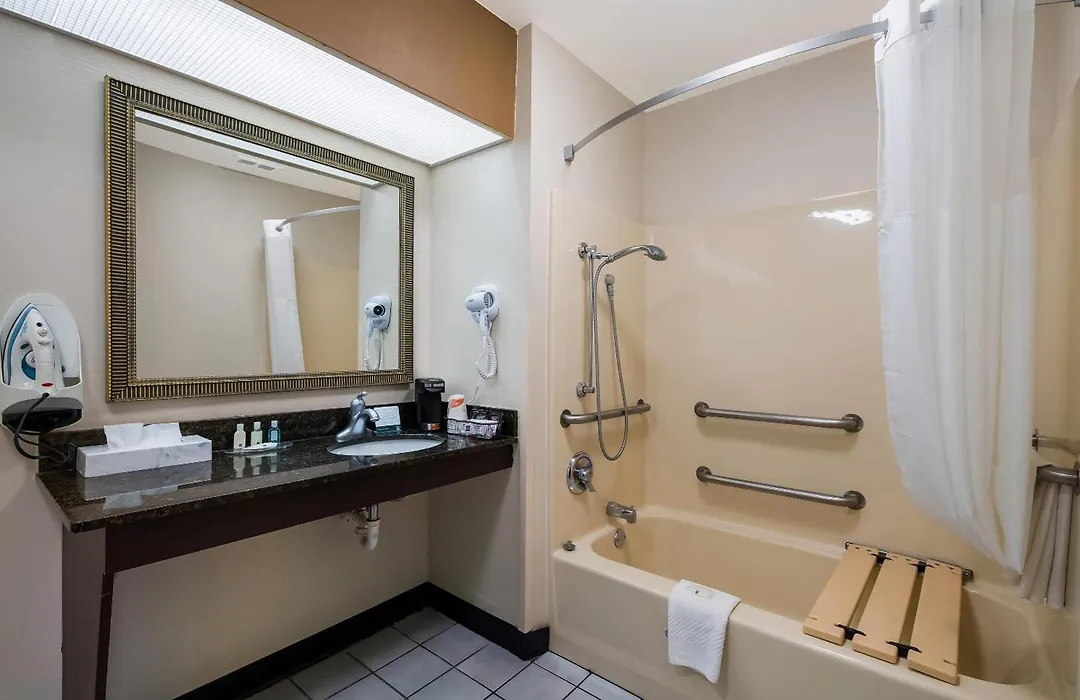 Quality Inn Johnson City I-26 Exit 17-1