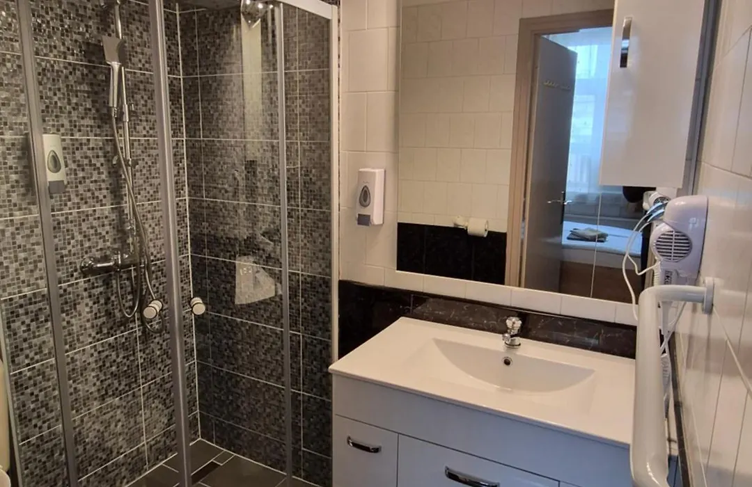 Eitans Guesthouse-1