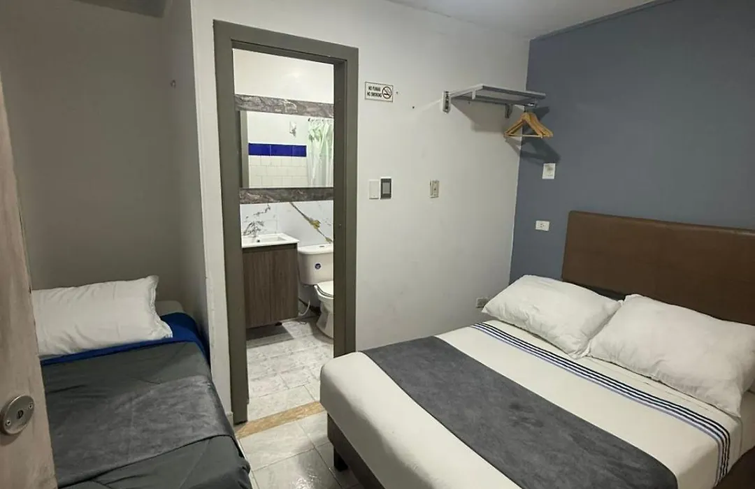 Casa Hotel Victoria Av 30-1