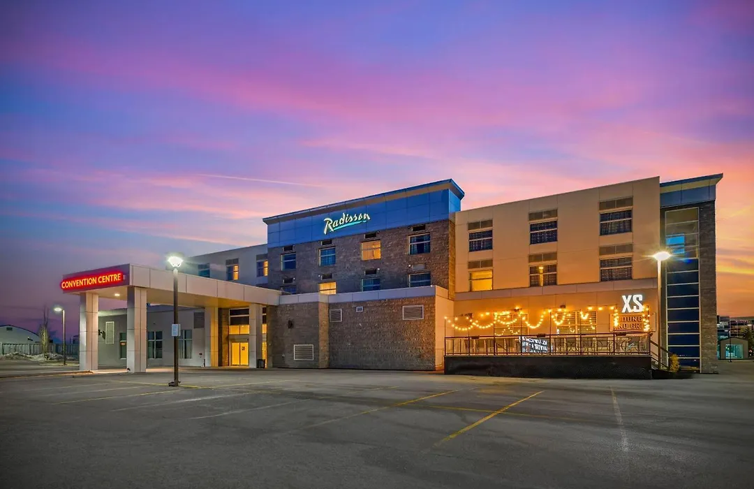 Radisson Hotel & Conference Centre Calgary Airport-1