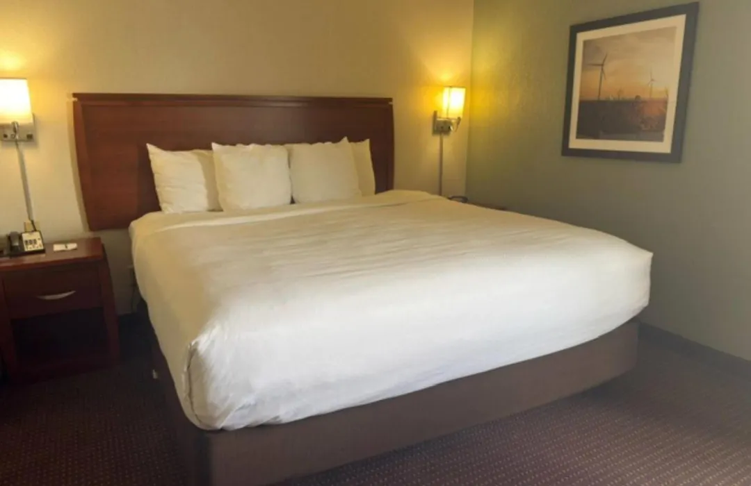 Quality Inn & Suites Colby-1