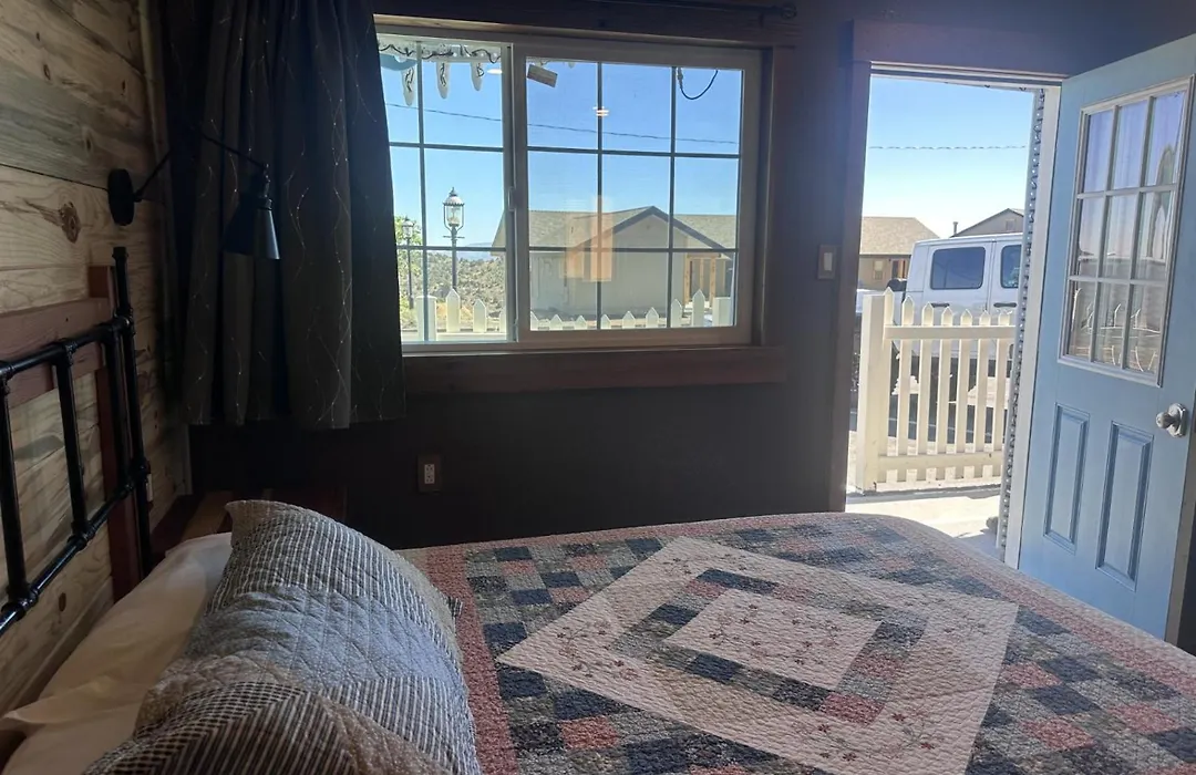 Sugarloaf Mountain Motel-1