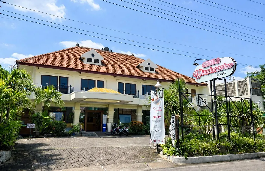 Hotel Winotosastro Garden-1