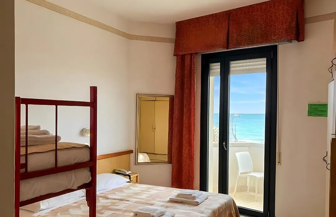 Hotel Columbia Frontemare-1
