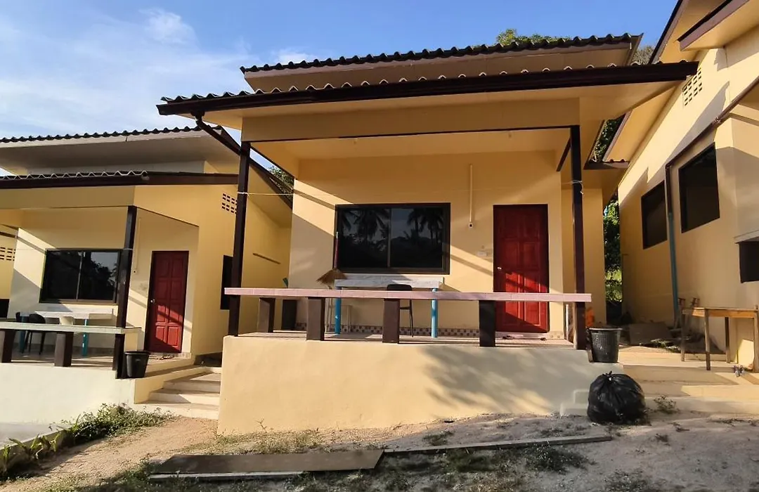 Happy Bungalow-1