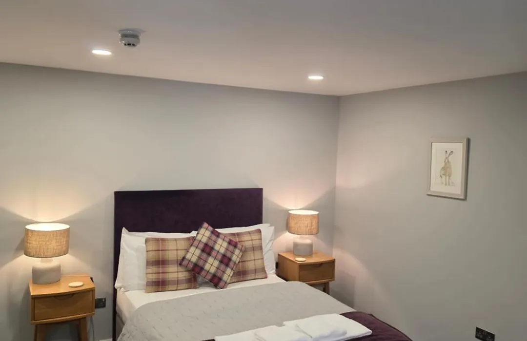 Darlington Arms By The Airport - Free Parking - Bar & Food-1