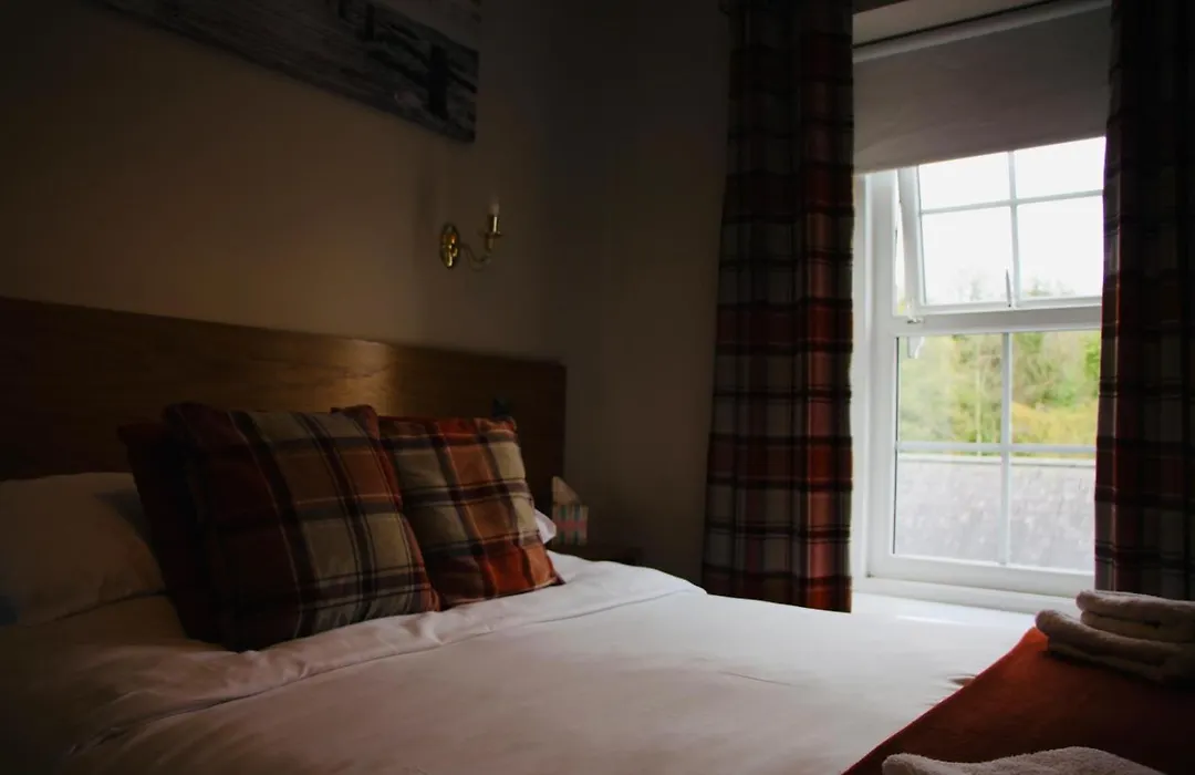 Central Bar Guesthouse-1