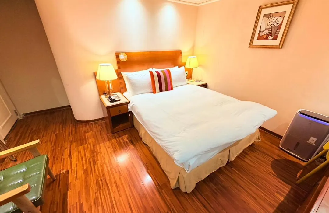 Deja Vu Hotel-1