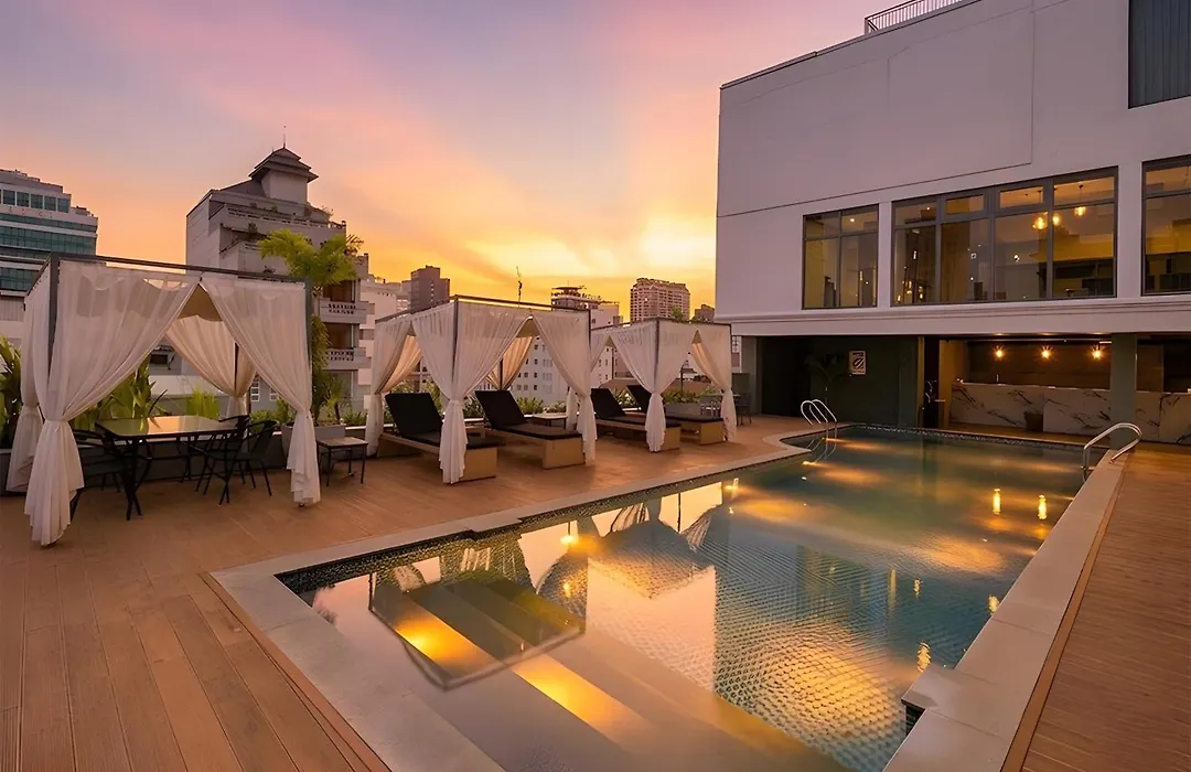 Clover Hotel Monivong-1