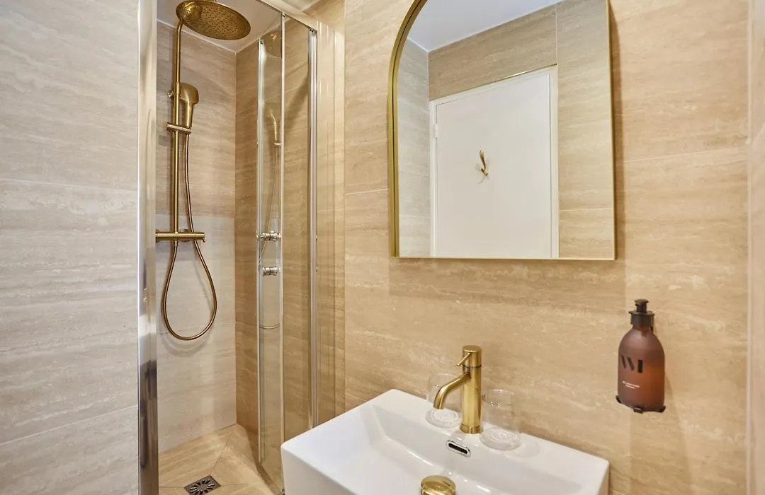 Hotel Eiffel Rive Gauche-1