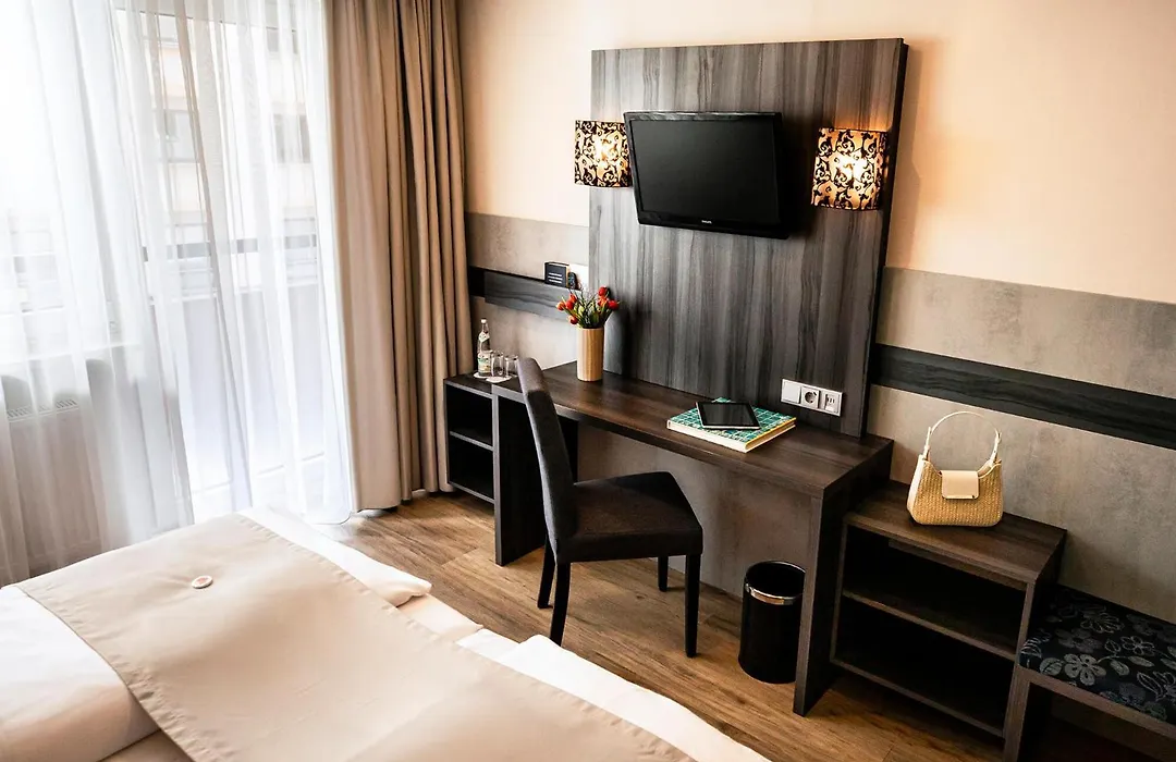 Hotel Isartor-1