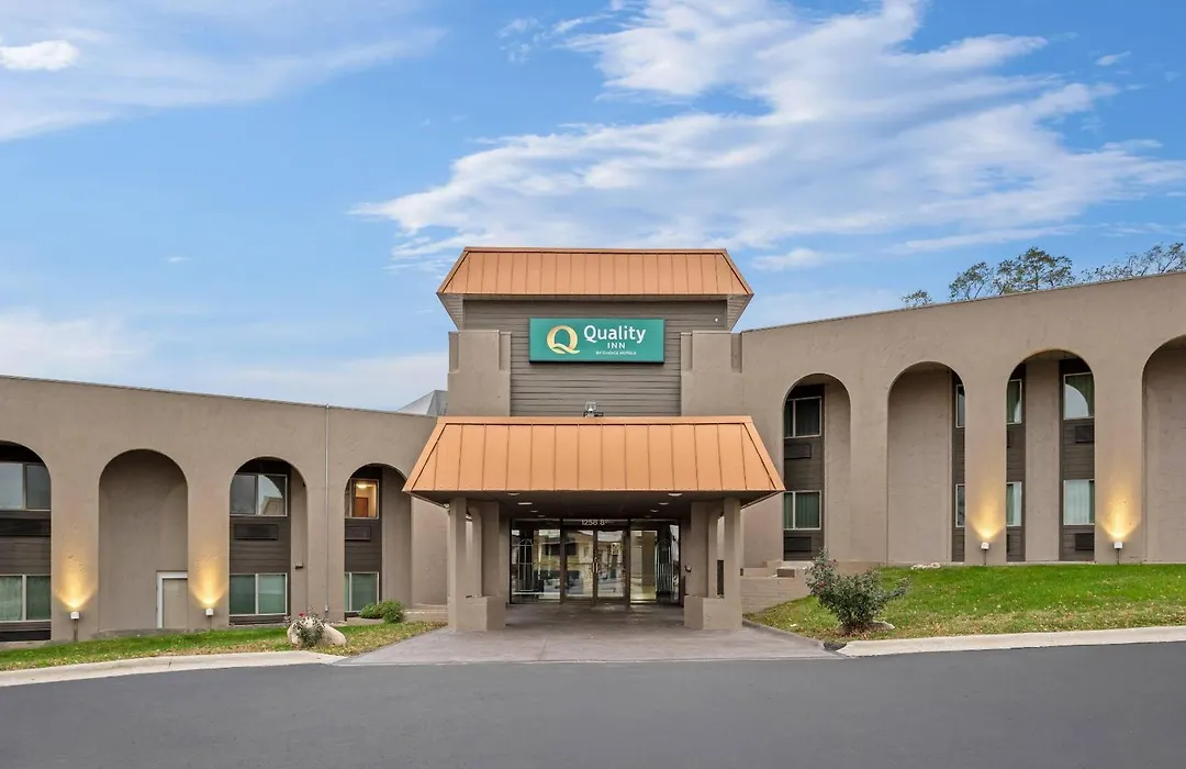 Quality Inn West Des Moines I-80 & I-235-1