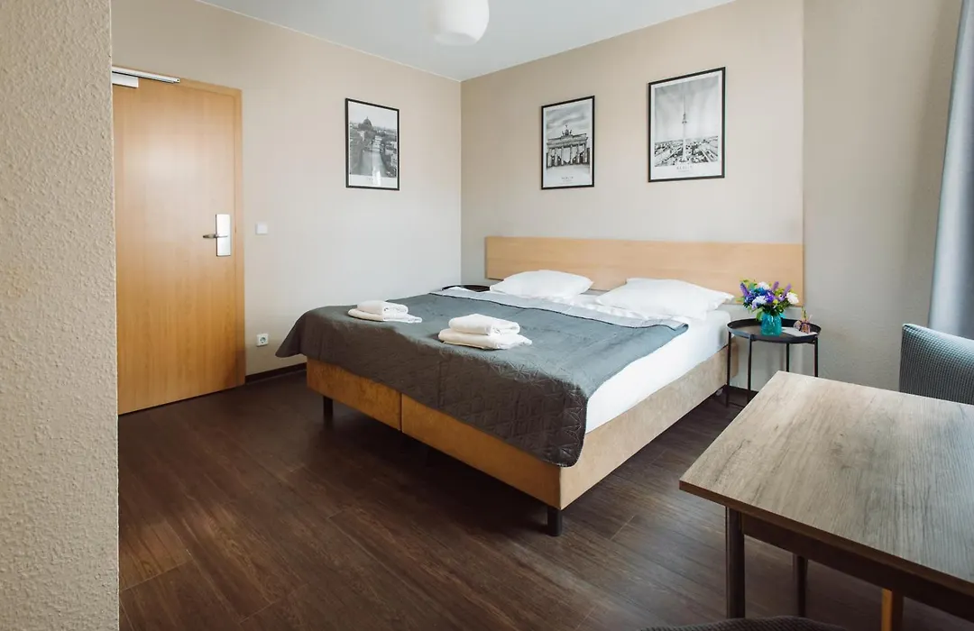 Happy Hotel Berlin-1