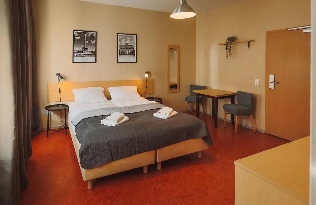 Happy Hotel Berlin-1