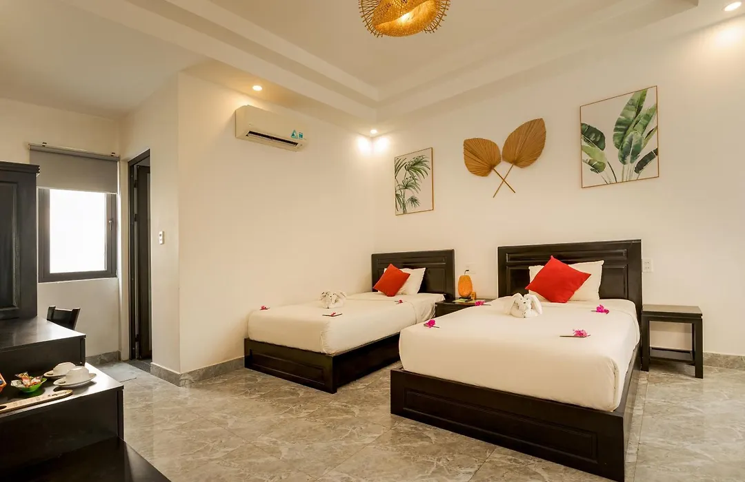Beach Palm Villa Hoi An-1
