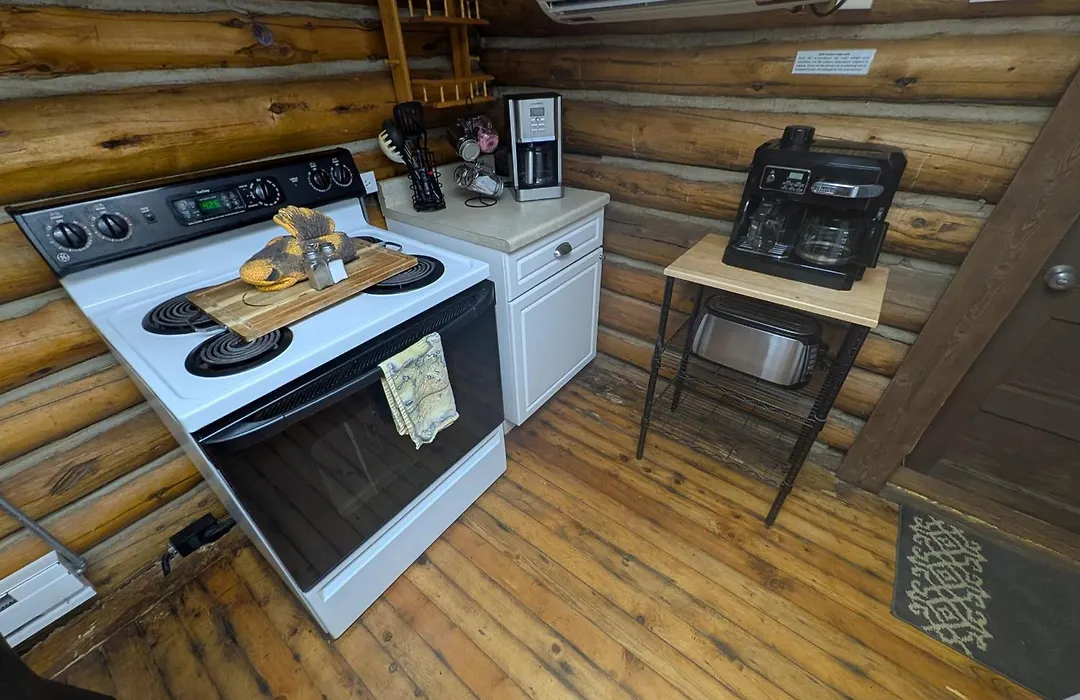 Yellowstone Motel - Adults Only - All Rooms Have Kitchens-1