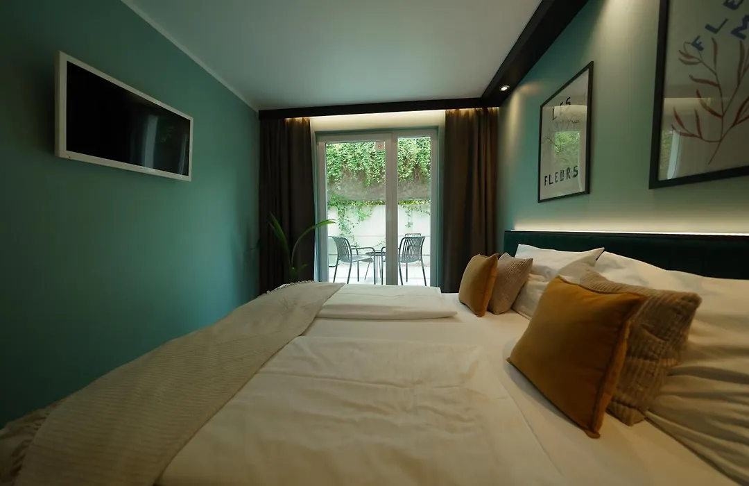 Design & Budget Hotel Wien Schoenbrunn-1