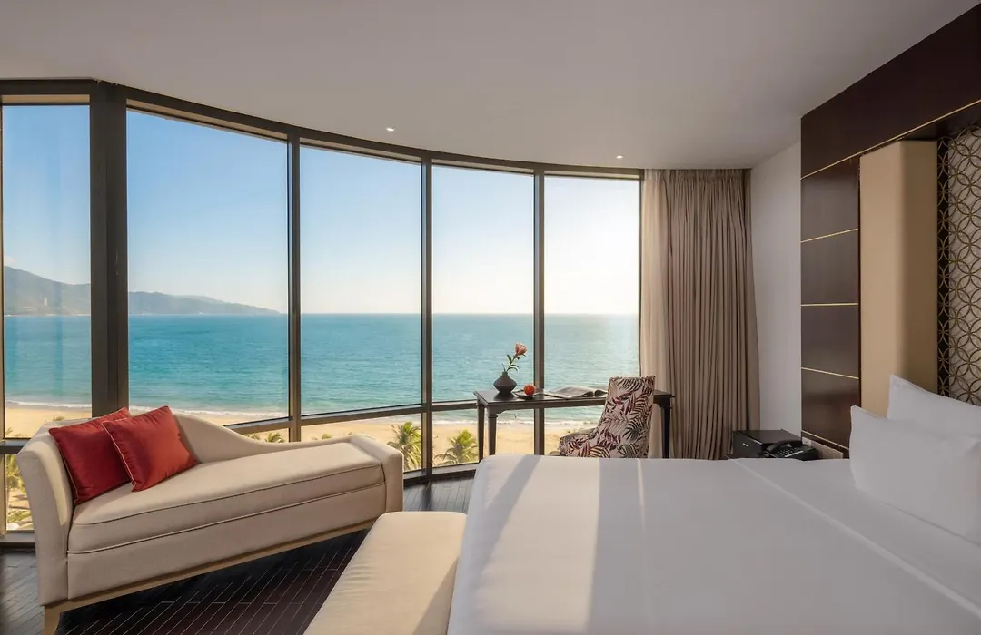 Holiday Beach Hotel Danang-1
