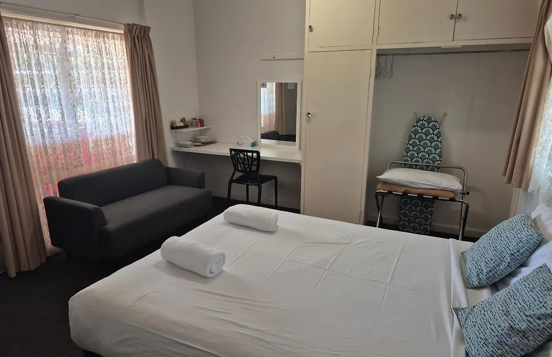 Ben Hall Motor Inn-1