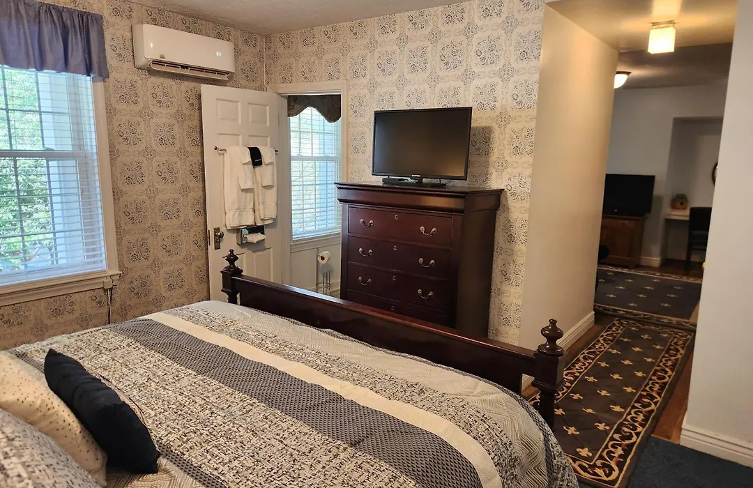 The Country Inn Of Berkeley Springs-1