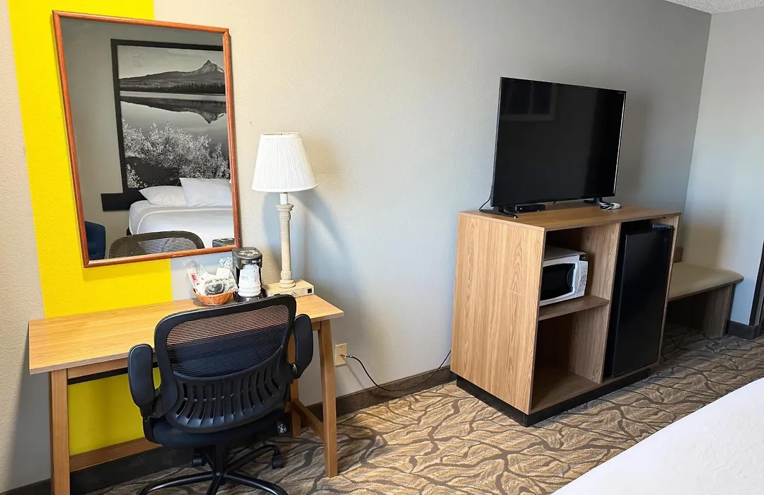 Super 8 By Wyndham Baker City-1