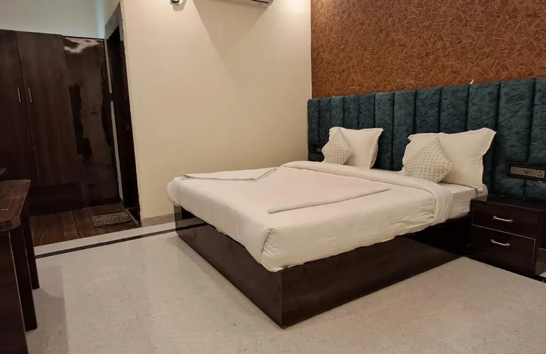Hotel Madhuram Ayodhya-1