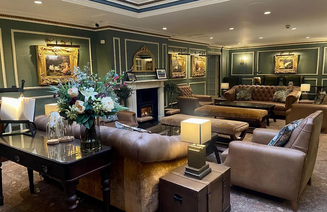 Swan'S Nest Hotel-1