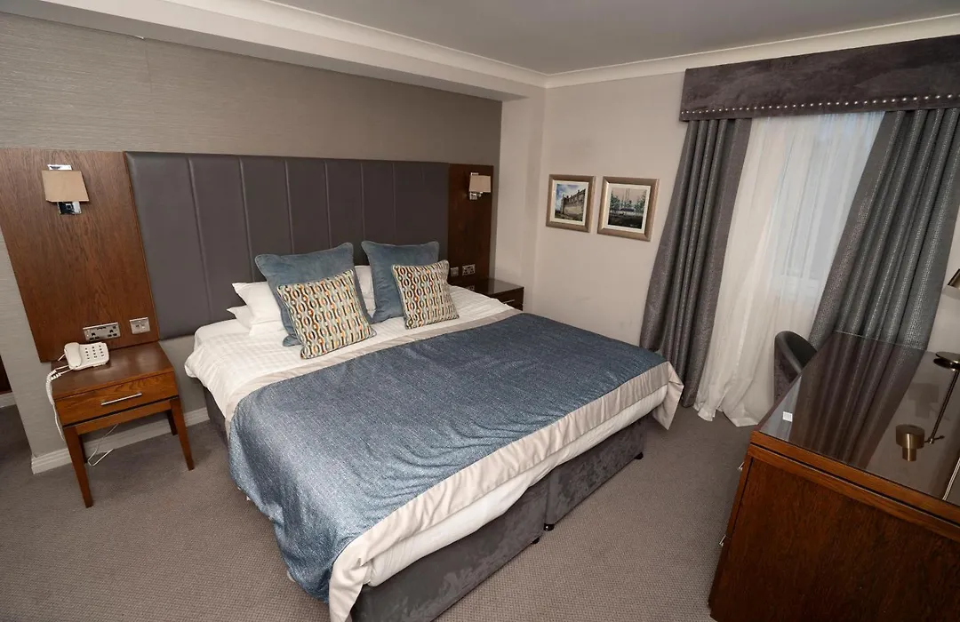 Golden Lion Hotel-1